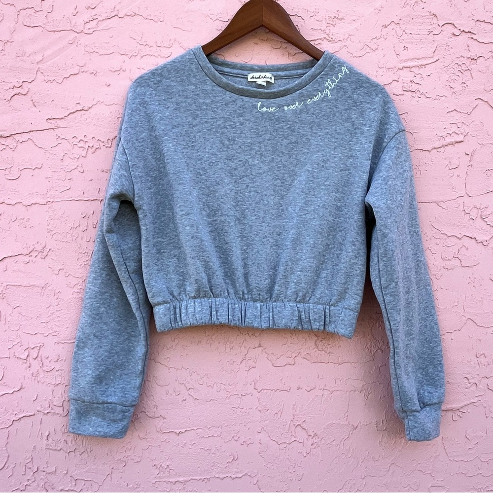 Derek Heart Cropped Sweatshirt Gray Embroidered Love Size Medium